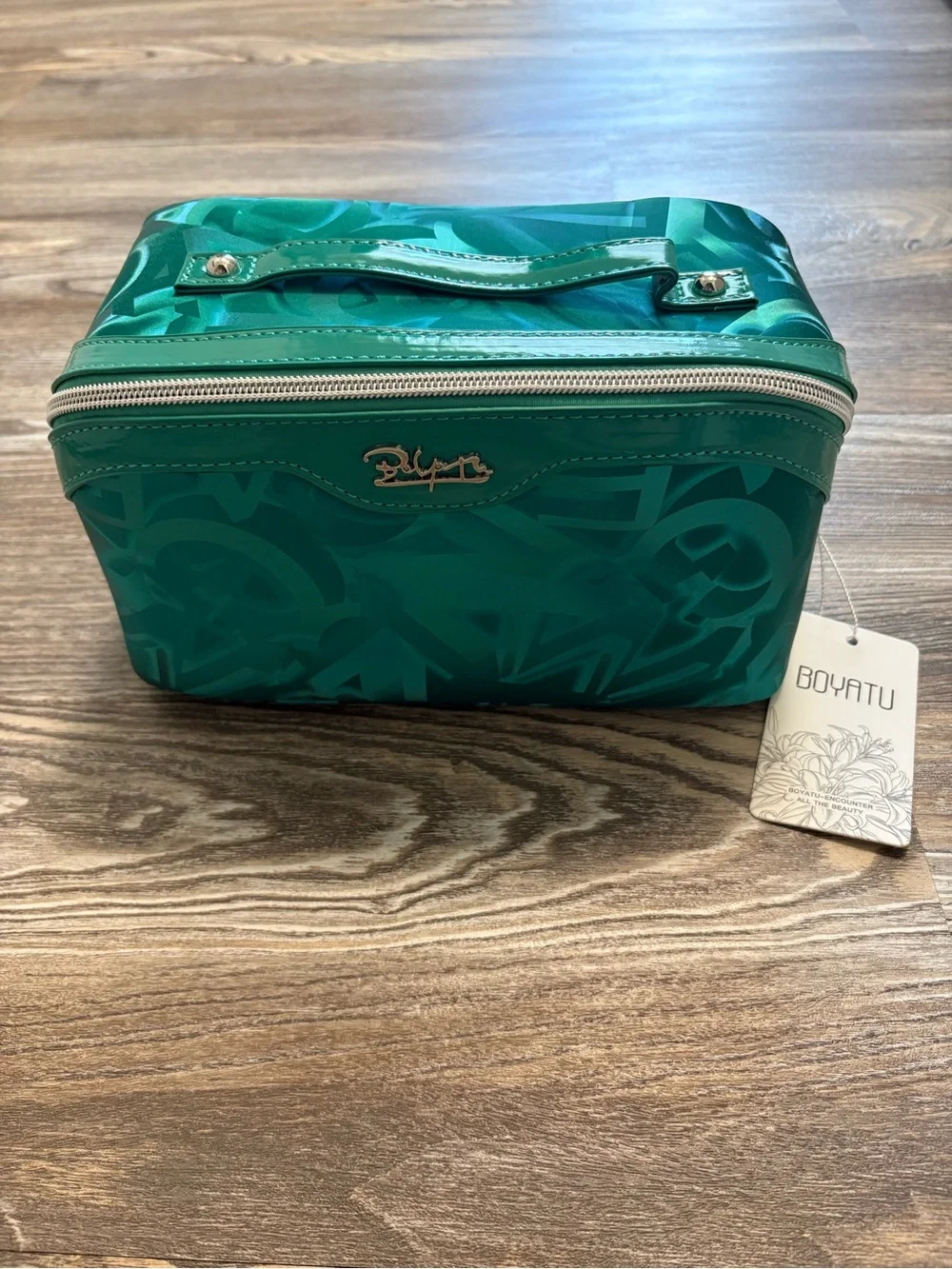 BOYATU Green Travel Makeup Bag NWT
